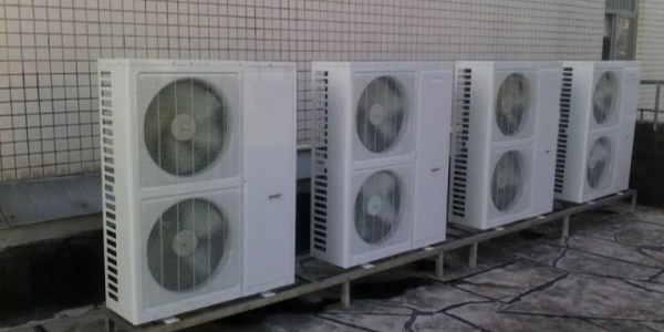 上海中央空调使用多久需要加制冷剂？